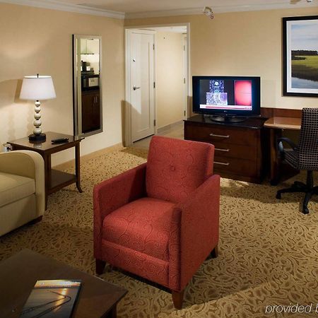 Holiday Inn تشيسابيك الغرفة الصورة