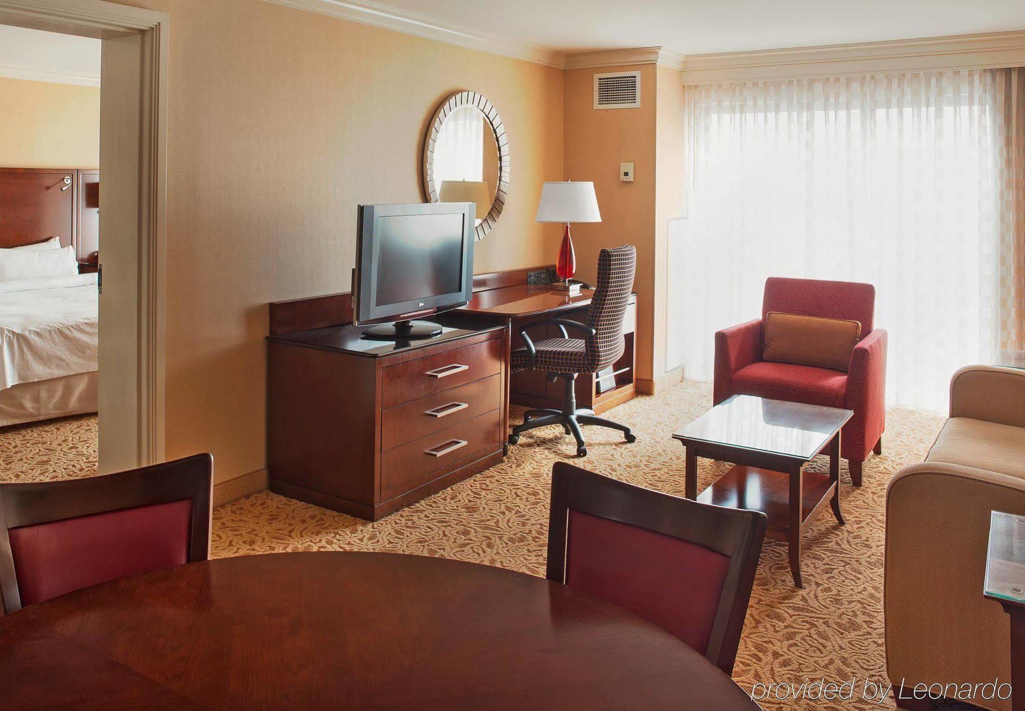 Holiday Inn تشيسابيك المظهر الخارجي الصورة