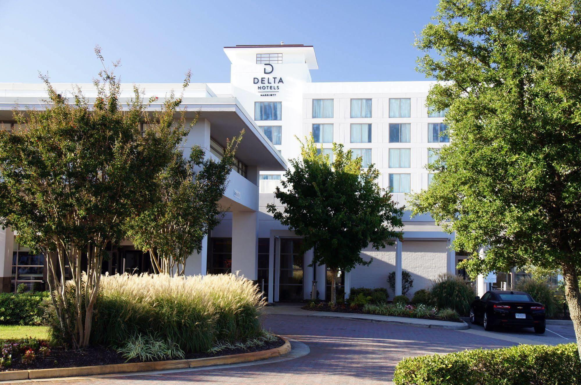 Holiday Inn تشيسابيك المظهر الخارجي الصورة